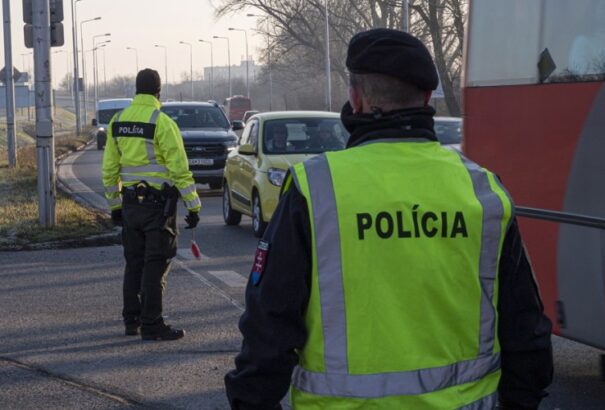 Húsvét járvány idején: Fokozott rendőri ellenőrzésekre készülhetünk a határokon, a járáshatárokon és a közutakon