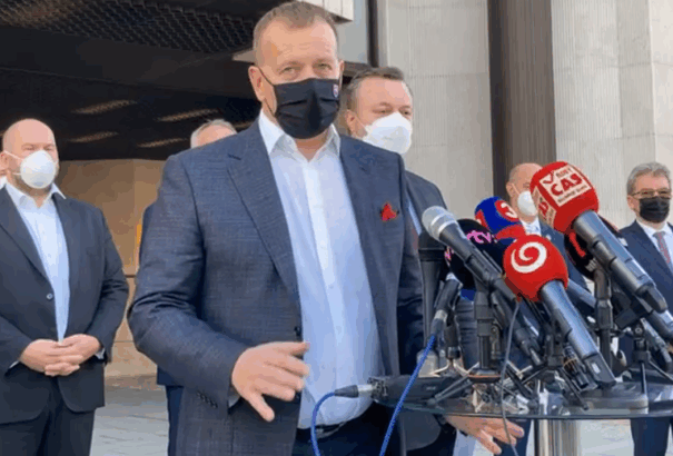 Pozitív lett a szlovák házelnök koronavírus-tesztje