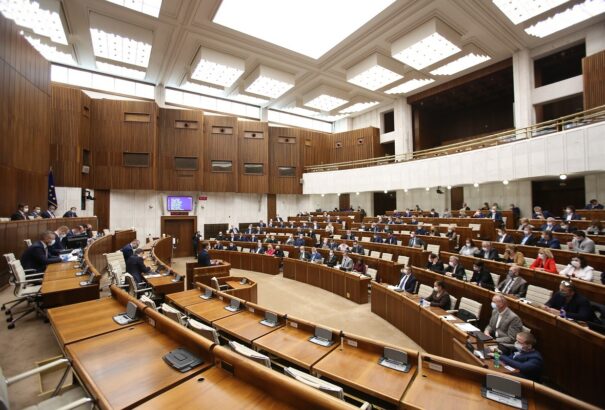 Nem lesz rendkívüli parlamenti ülés a szlovák földvédelem ügyében