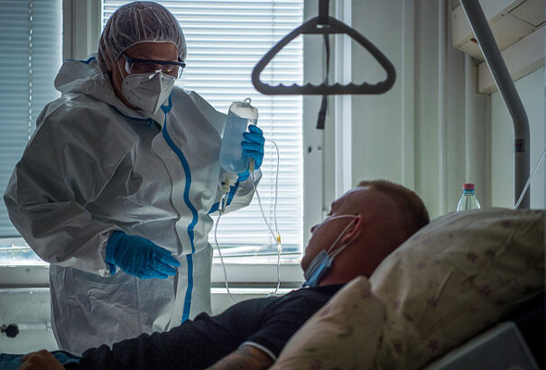 Koronavírus Magyarországon: 5 481-gyel emelkedett az új fertőzöttek száma és elhunyt 252 beteg