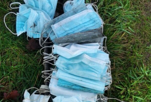 Kutatók szerint ökológiai időzített bombát jelentenek az arcmaszkok