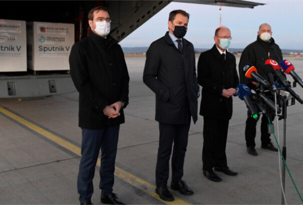 Matovič ma Moszkvába utazott – menti a menthetőt a Szputnyik V körül