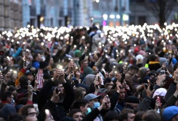 Kivizsgálták Navalnijt és felszólították, hogy hagyjon fel az éhségsztrájkkal