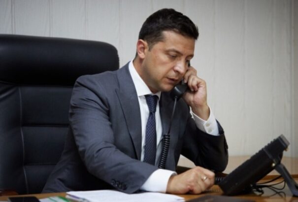 Telefonon egyeztetett a szlovák kormányfő és az ukrán elnök