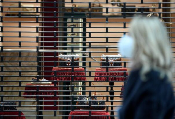 Olaszország április végéig fenntartja a külföldről érkezőkre vonatkozó szigorított szabályokat