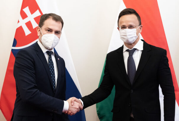 Szijjártó-Matovič találkozó Budapesten: Szlovákia Magyarországon vizsgáltatja be az orosz vakcinát