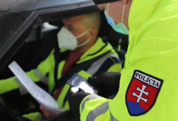 Az elmúlt héten 1825 alkalommal sértették meg a járványellenes előírásokat