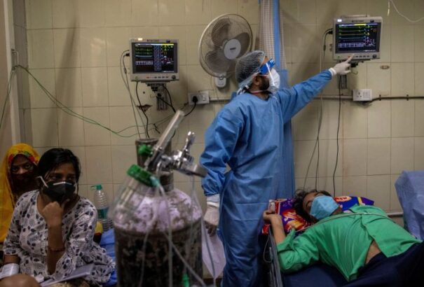 A rendőrség cáfol: Álhír volt, hogy sok beoltott fertőződött volna meg Nagy-Britanniában.