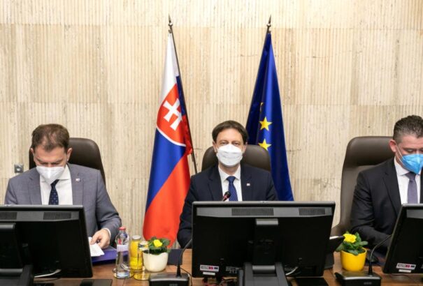 Ma már az SaS nélkül ül össze a kormány