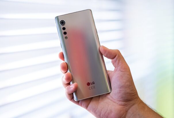 Nem bír a konkurenciával, felhagy az okostelefon-gyártással az LG