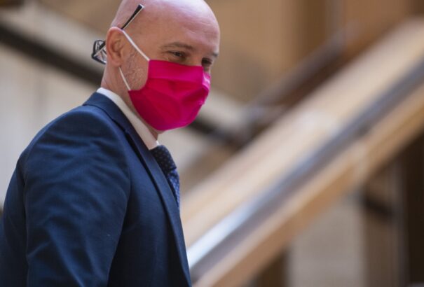 Gröhling: Az óvintézkedések enyhítésekor az iskolák előnyt fognak élvezni