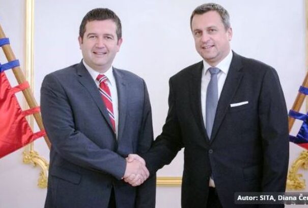 Szputnyik V: Andrej Danko a cseh miniszterrel megy Oroszországba vakcinát intézni