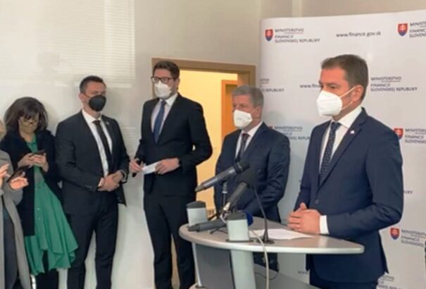 Igor Matovič Budapestre utazik vakcinaügyben Orbánhoz és Szijjártóhoz