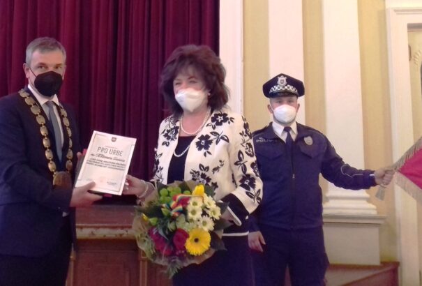 Komáromban átadták a város legrangosabb kitüntetéseit