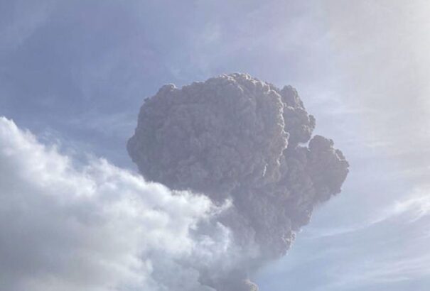 Kitört a Saint Vincent-i vulkán