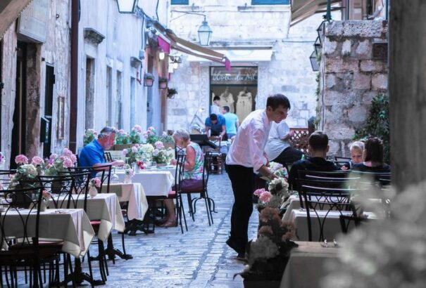 Horvátország nyárig szeretné beoltani az idegenforgalomban dolgozó alkalmazottait