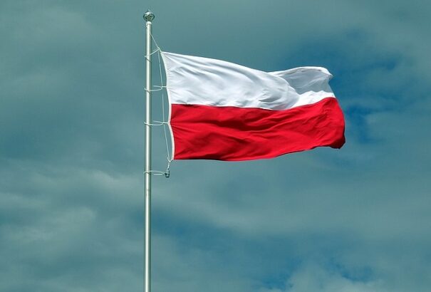 Lengyelország kiutasít három orosz diplomatát