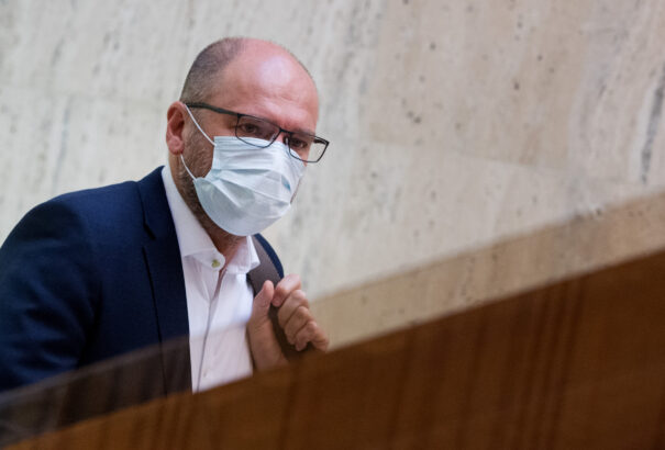 A cégek számára már nem kötelező alkalmazottaik tesztelése