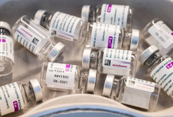 Norvégia hivatalosan is kizárta az AstraZeneca-vakcinát az oltási kampányából