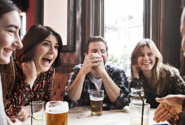 Mutatjuk milyen enyhítések lesznek érvényben hétfőtől a narancssárga és a sárga járásokban