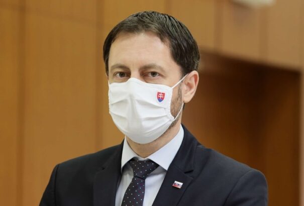 Heger: Örülök, hogy leállították a fiatalok oltásra való berendelését