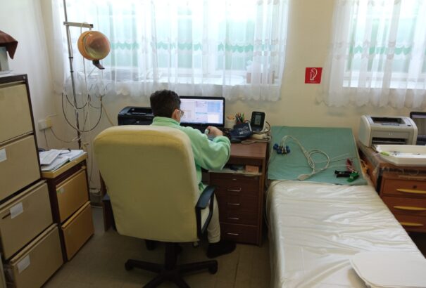 Már helyben, a községekben is oltanak. Nemesócsán szervezték meg az egyik legelsőt