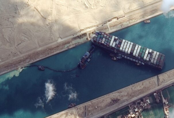 Kiszélesítik a Szuezi-csatorna déli részét az Ever Given balesete miatt