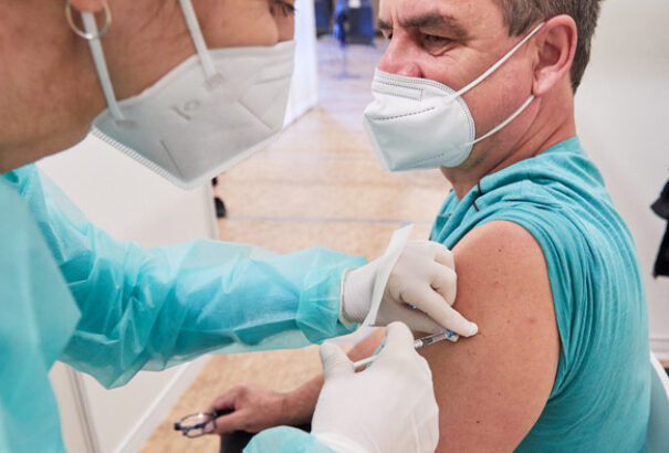 Az NCZI törölte az AstraZeneca-vakcina első adagjának beadására kiküldött időpontokat