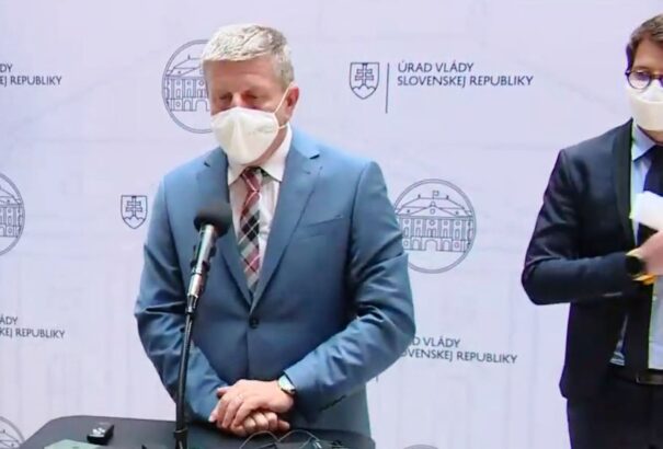 Lengvarský: Az AstraZeneca biztonságos. Továbbra is oltunk vele