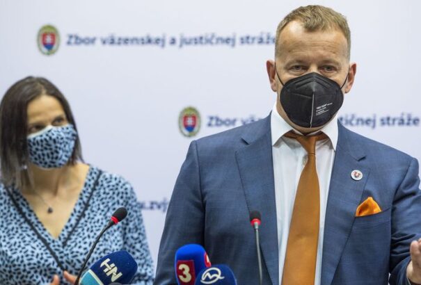 Újabb koalíciós válság a láthatáron. Kollárnak és az ellenzéknek elegendő szavazata van a kollúziós fogság megváltoztatására