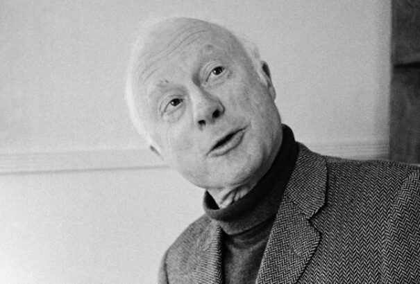Elhunyt Norman Lloyd színész, aki még együtt forgatott Hitchcockkal és Chaplinnel