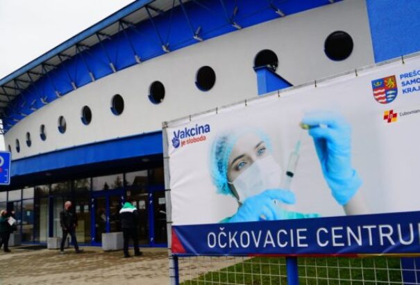 Szlovákiában rekord alacsony, Magyarországon rekord magas az oltási kedv