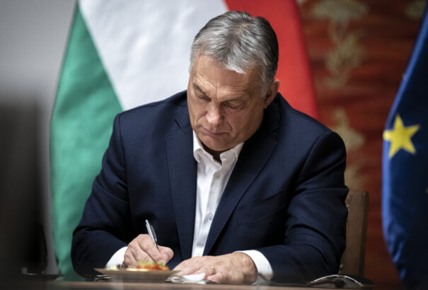 Tarics Péter: Orbán-interjú – Visszhang, kérdőjelekkel