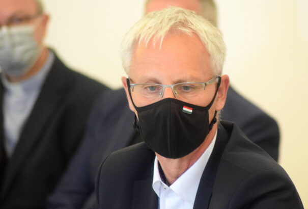 Soltész Miklós Komáromban: 101 templom újul meg a Felvidéken a Magyar Templom-felújítási Program keretében