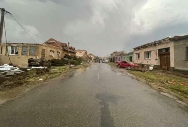 Mint a háborúban: Egy fél falut letarolt a tornádó csütörtök este Dél-Morvaországban