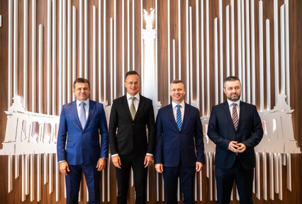 Szijjártó Pozsonyban: A Szövetség akkor lehet stratégiai partner, ha etnikai politizálást fog folytatni