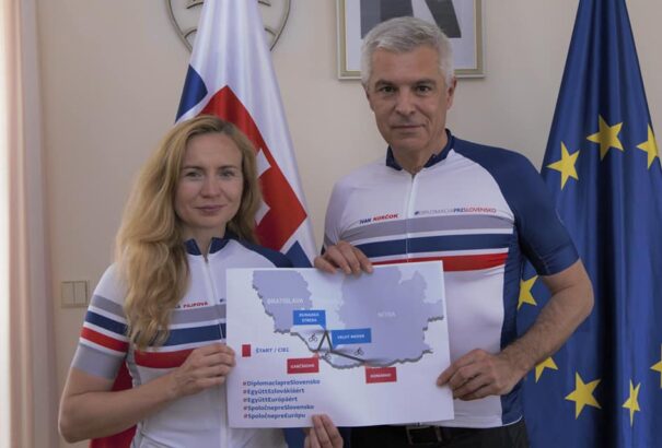 Ivan Korčok és Filip Mónika közös kerékpártúrán vesz részt Délnyugat-Szlovákiában