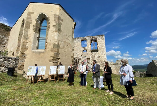 Több mint 4,8 millió euróból újítják fel a szepesi várat