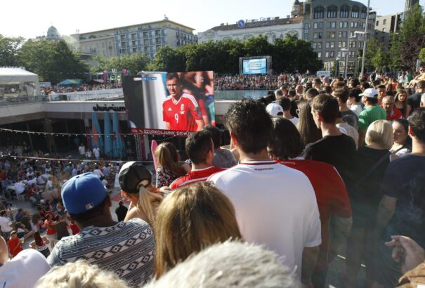 Nem korlátozzák Magyarországon a kivetítős meccsnézést