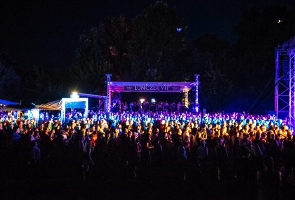 Szenzációs hangulat vár mindenkit a VéNégy Fesztiválon és Színházi Találkozón