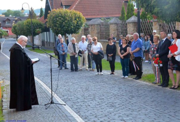 Trianonra emlékezve Füleken és Püspökiben