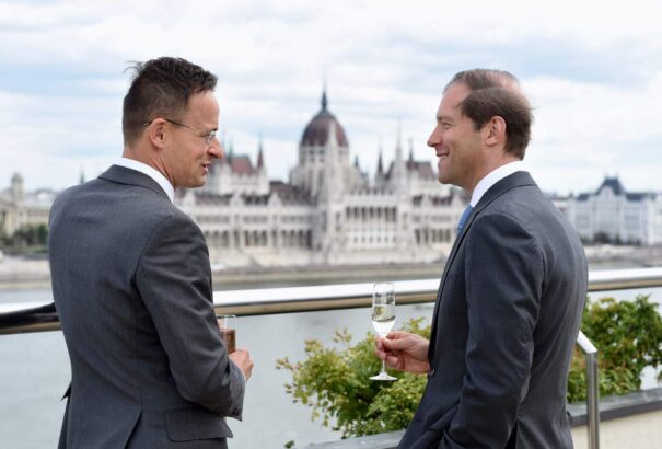 Szijjártó: tárgyalások kezdődtek a magyar-orosz vakcinagyártási stratégiai együttműködésről