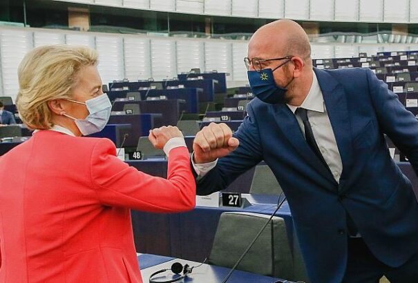 Az EP megszavazta az uniós Covid-igazolványt