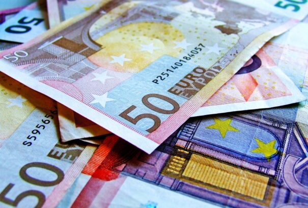 Kard vagy pajzs? Az állam ellenőrizni akarja a külföldi beruházásokat – a közbiztonság érdekében