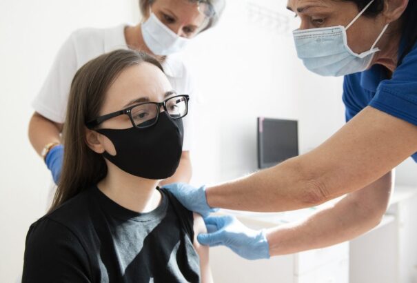 Koronavírus Magyarországon: Elhunyt 17 beteg, 117-tel nőtt az azonosított fertőzöttek száma