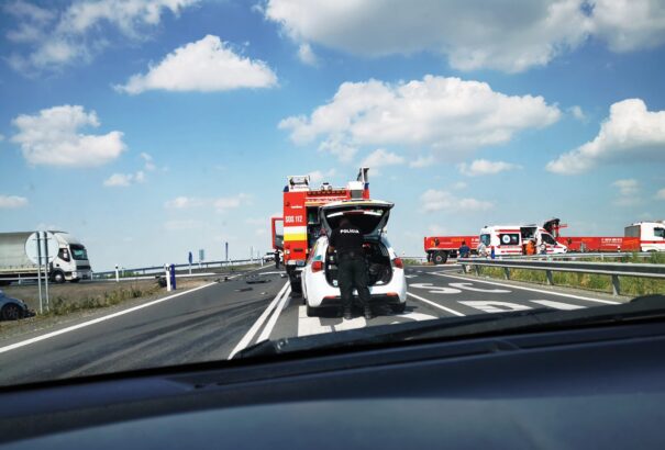 Figyelem! Baleset miatt forgalomkorlátozás van Somorjánál – Képekkel