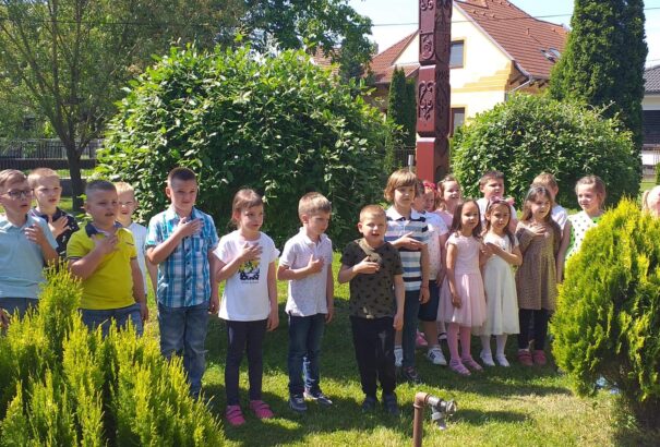 Gyermeki szívvel a nemzeti összetartozás napjáról – Képek, videó