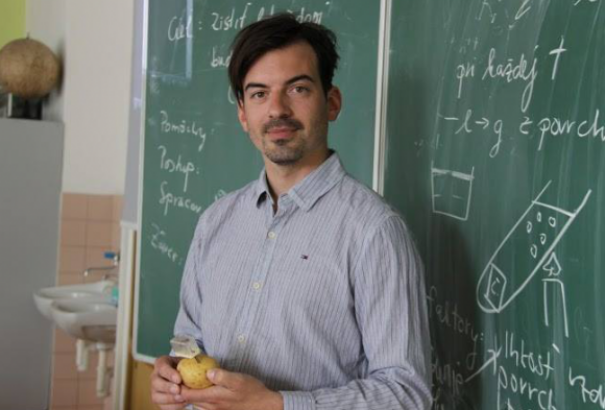 Édes Enikő: Sokat megélt iskolaügy – Kérdések az esetleges bérkülönbségek bevezetéséről lakhely szerint