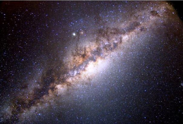 A kozmikus hajnal 250-350 millió évvel az ősrobbanás után következett be