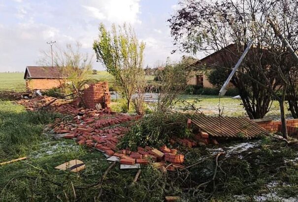 Gyilkos tornádó Dél-Morvaországban: A hadsereg 150 katonát küld a térségbe. Nemzetközi segítség is érkezik (Képekkel)